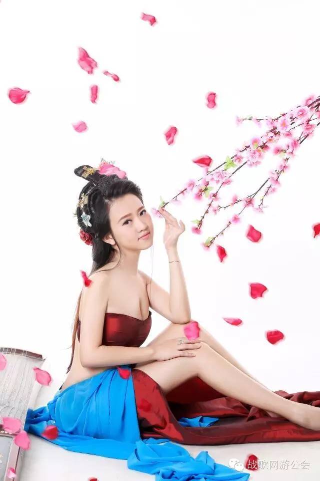 【战歌妹纸show】第1期:霸道任性的懒兔兔 【战歌妹纸show】第1期:霸道任性的懒兔兔