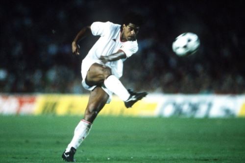 旷世英才“黑天鹅” 不露圭角择时而发