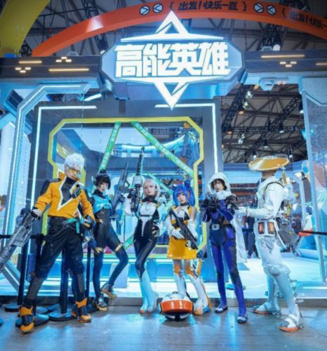 coser变装、老外求号……《高能英雄》引爆炎炎夏日！