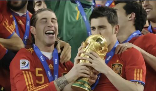 弧形飞刀划破长空 无双“葫芦娃”技压群雄